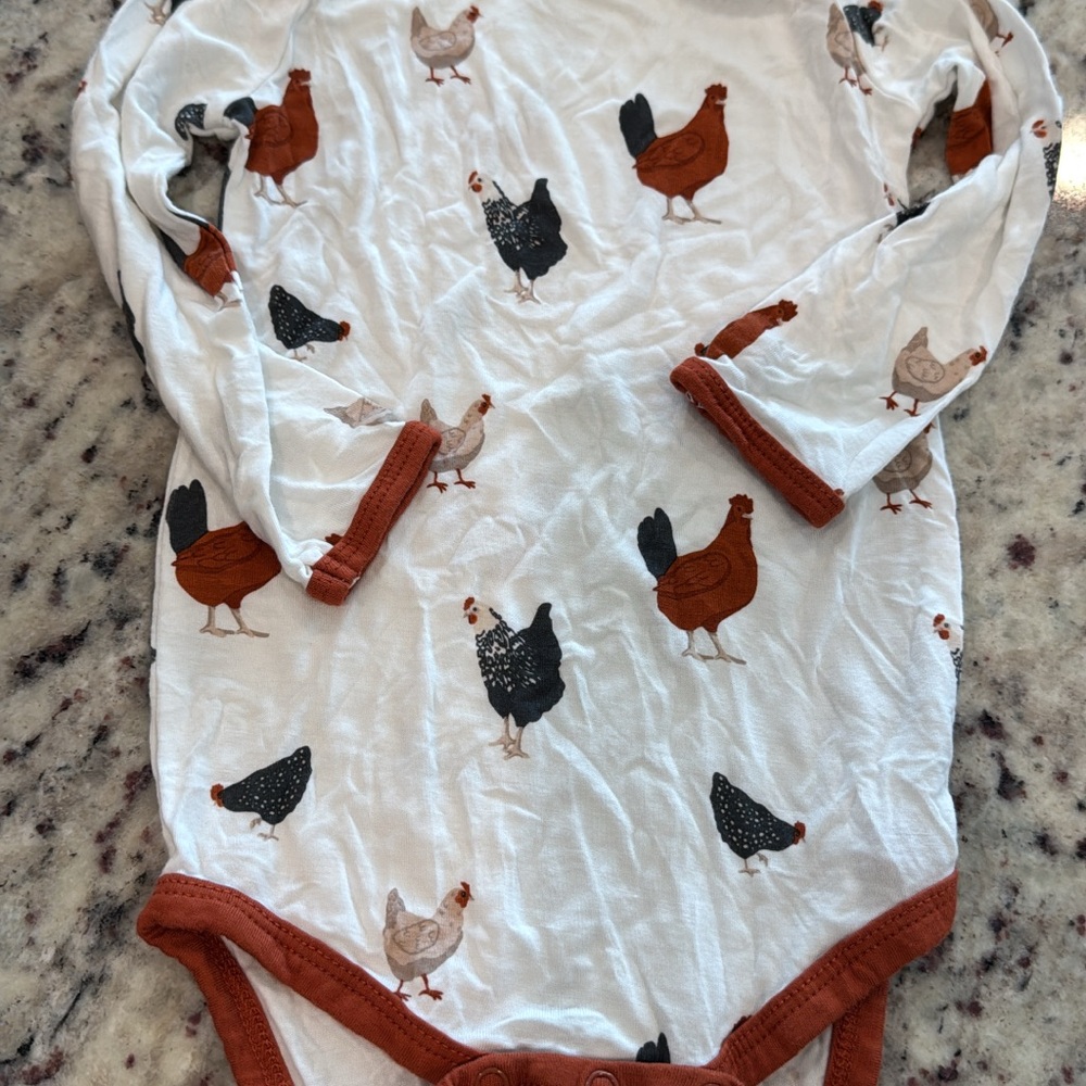 Kyte BABY Chicken Print Bodysuit - White and Brown